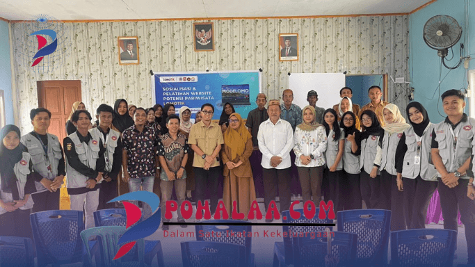 Dorong Digitalisasi Desa, Mahasiswa KKN UNG Perkenalkan “Lomotik” sebagai Media Promosi Potensi Desa Modelomo